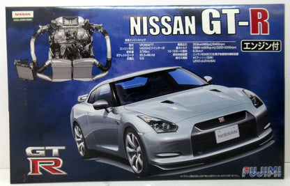 Fujimi 1/24 Inch-Up Nissan GT-R with Engine ID-131