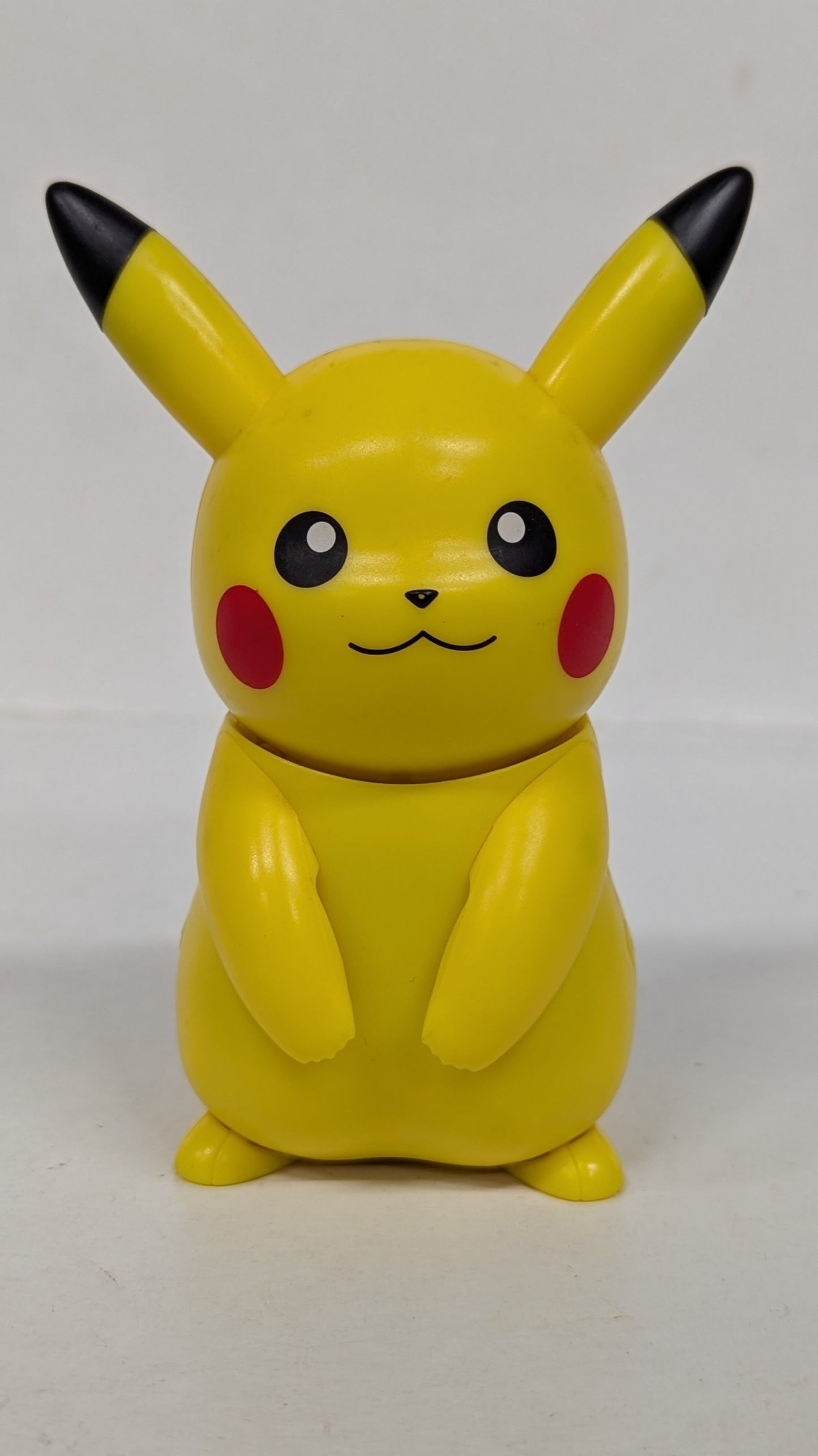 Takara Tomy HelloPika/Pikachu Robot that responds when you talk to it Pokemon Pikachu