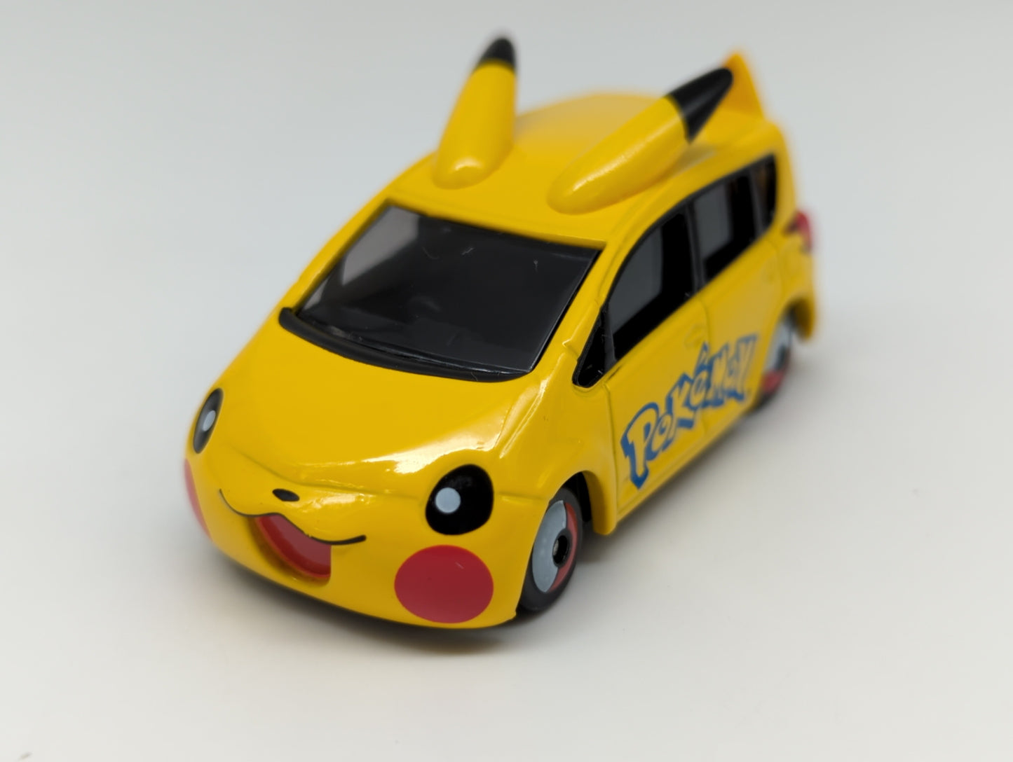 Takara Tomy RFTERM0TOKEN Tomica Pikachu Car P-01