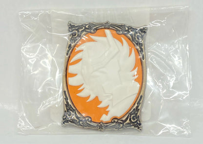 A3 Cameo-style brooch by Kazuki