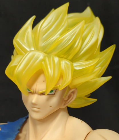 X-Plus Gigantic Series Super-Saiyan Son Goku Damage Ver. Versione Capelli Trasparenti