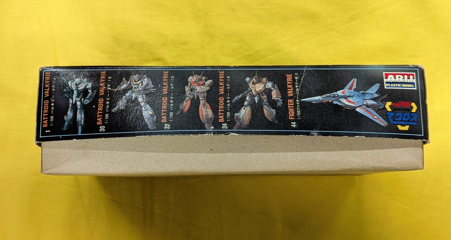Arii 1/100 Macross Series Gerwalk Valkyrie VF-1J 36