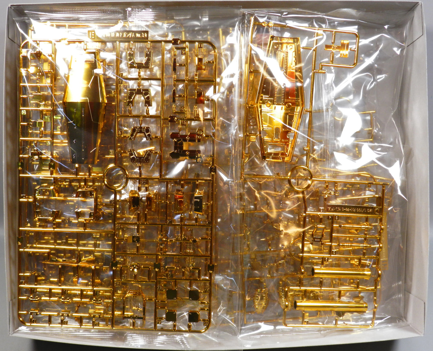 Bandai Spirits MG / 1/100/ Gundam Base Limited Bandai Namco version RX-78-2 Gundam Ver.3.0 Gold coating 15+ notation