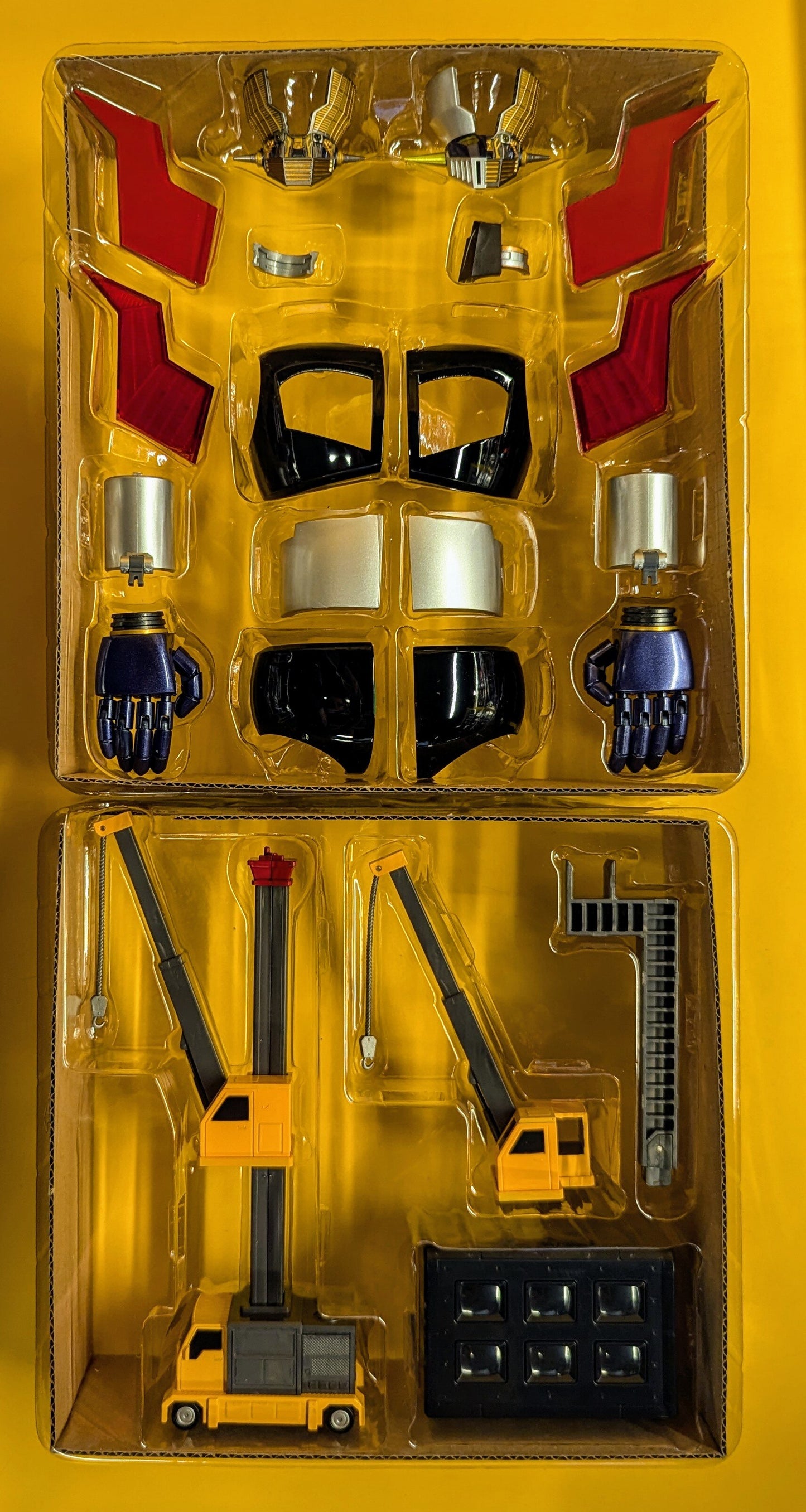 Bandai DX Soul of Chogokin Mazinger Z First edition with manga DX01