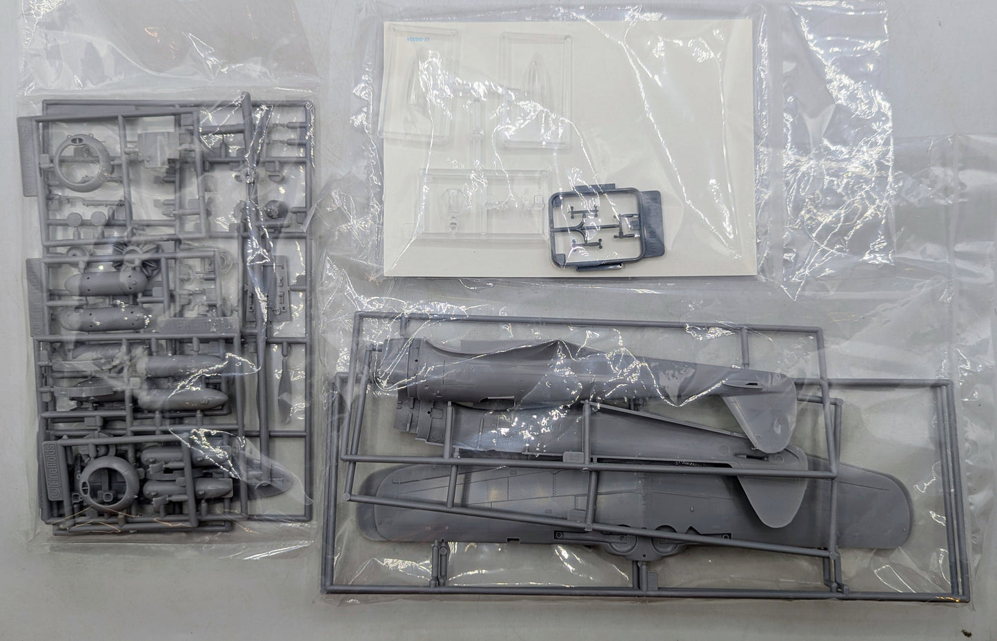 FineMolds 1/48 Japanese Army and Navy Aircraft: Imperial Japanese Army Type 1 Fighter Hayabusa Model 2 [Early/Late Production]