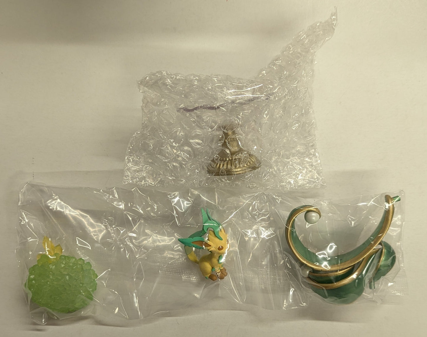 Re-ment GEMSTONE COLLECTION Shining Miracle of the Mystery Pokemon Leafeon 4