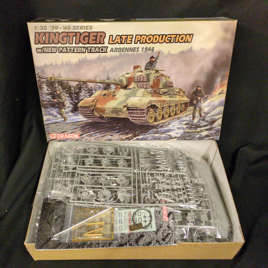 Dragon 1/35 '39-'45 series KINGTIGER LATE PRODUCTION w/New PATTERN TRACK 1944 6232