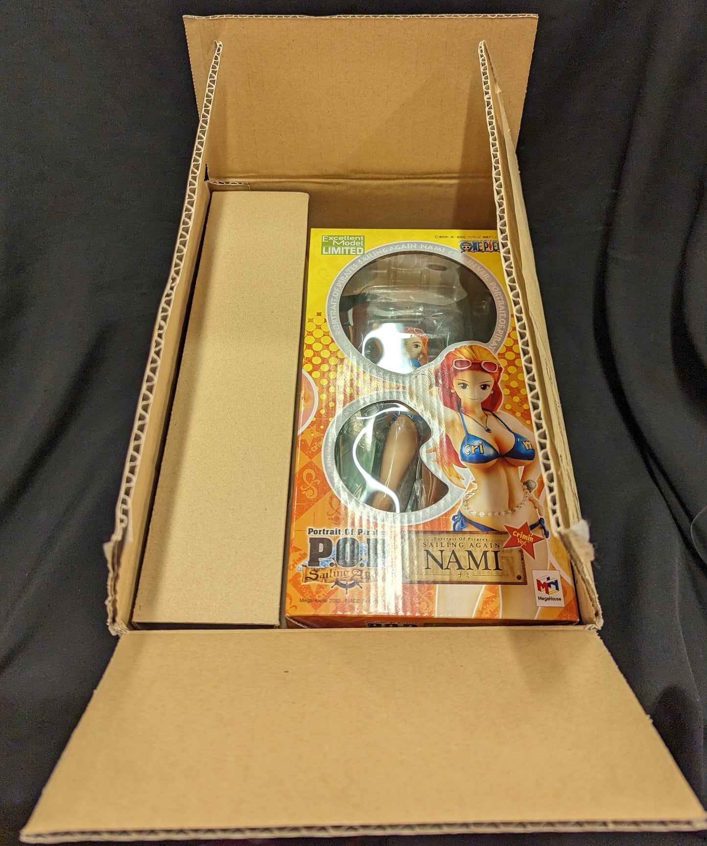 MegaHouse POP Sailing Again/One Piece Nami Crimin ver. with book Bonus Item