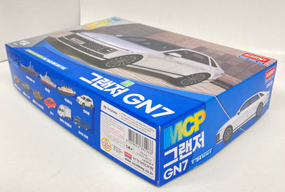 Academy 1/24 Hyundai Granger GN7